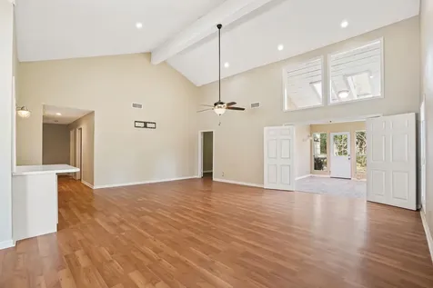 9 Lakeview Manor Huntsville TX 77340