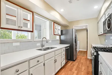 9 Lakeview Manor Huntsville TX 77340
