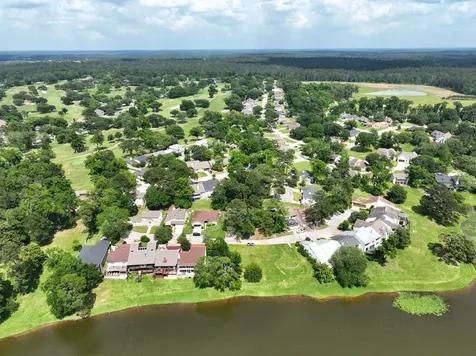 9 Lakeview Manor Huntsville TX 77340