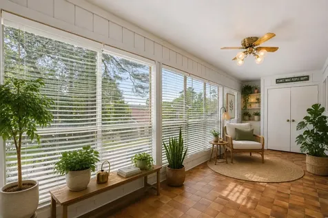 9 Lakeview Manor Huntsville TX 77340