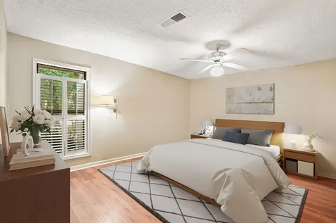 9 Lakeview Manor Huntsville TX 77340