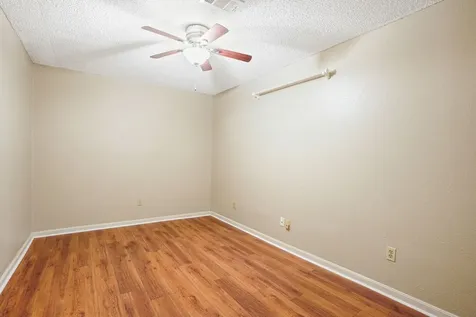 9 Lakeview Manor Huntsville TX 77340