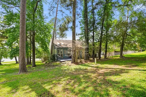 9 Lakeview Manor Huntsville TX 77340