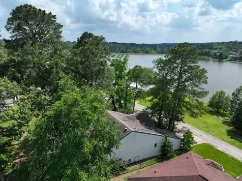 9 Lakeview Manor Huntsville TX 77340