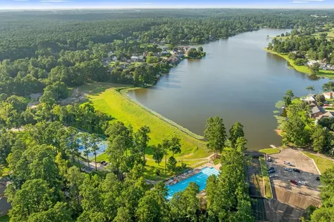 9 Lakeview Manor Huntsville TX 77340