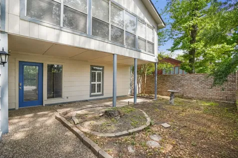 9 Lakeview Manor Huntsville TX 77340