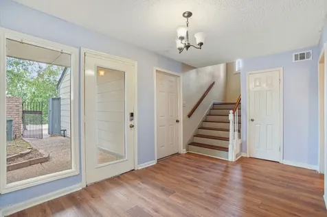 9 Lakeview Manor Huntsville TX 77340