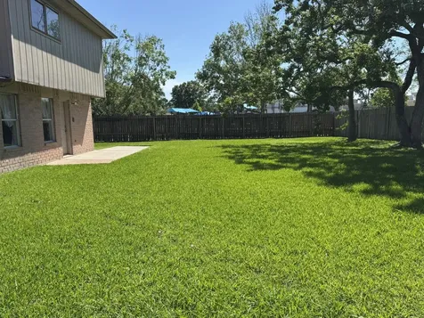 5614 Country Green Street League City TX 77573
