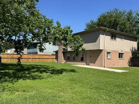 5614 Country Green Street League City TX 77573
