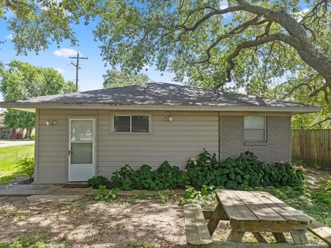 147 9th Street W Bay City TX 77456
