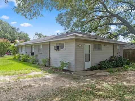147 9th Street W Bay City TX 77456