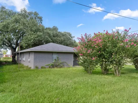 147 9th Street W Bay City TX 77456
