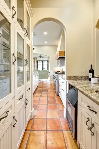 16 Lana Lane B Houston TX 77027