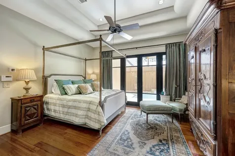 16 Lana Lane B Houston TX 77027
