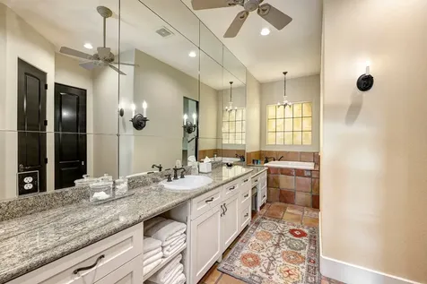 16 Lana Lane B Houston TX 77027