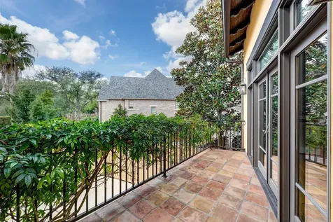 16 Lana Lane B Houston TX 77027