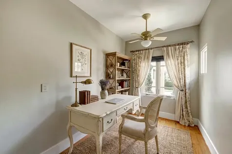 16 Lana Lane B Houston TX 77027