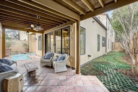 16 Lana Lane B Houston TX 77027