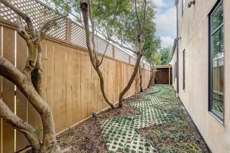 16 Lana Lane B Houston TX 77027