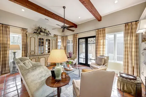 16 Lana Lane B Houston TX 77027