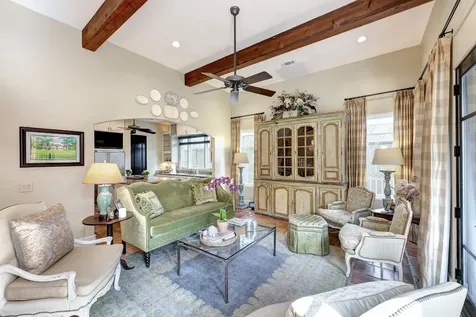 16 Lana Lane B Houston TX 77027