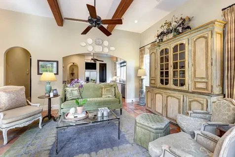 16 Lana Lane B Houston TX 77027