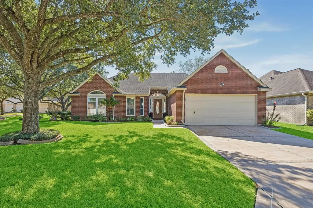 3438 N Peach Hollow Circle Pearland TX 77584