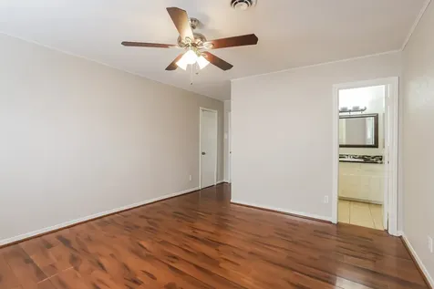 12115 Hillcroft Street Houston TX 77035