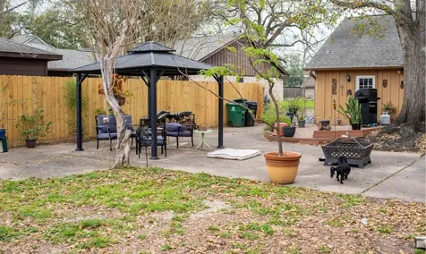 1911 Shadow Bend Drive Houston TX 77043
