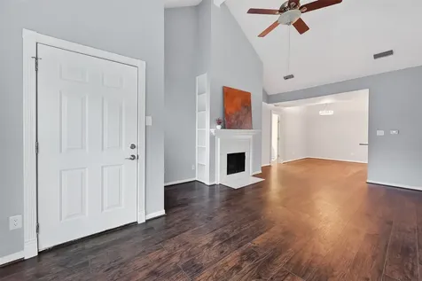 2100 Tanglewilde Street 740 Houston TX 77063