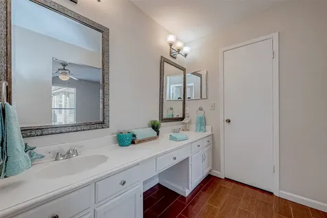 2022 Highland Hills Drive Sugar Land TX 77478
