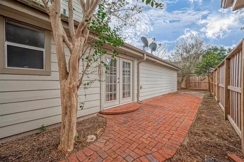2022 Highland Hills Drive Sugar Land TX 77478