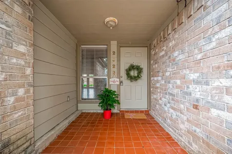2022 Highland Hills Drive Sugar Land TX 77478