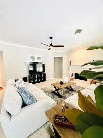 27 E Shale Creek Circle The Woodlands TX 77382