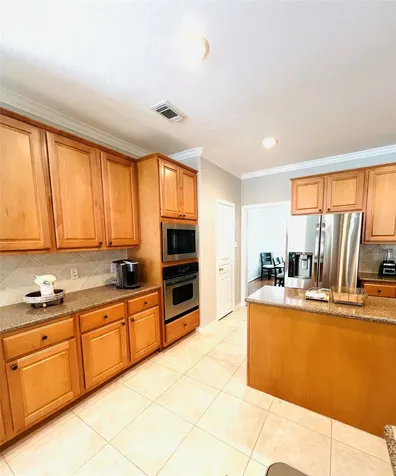 27 E Shale Creek Circle The Woodlands TX 77382