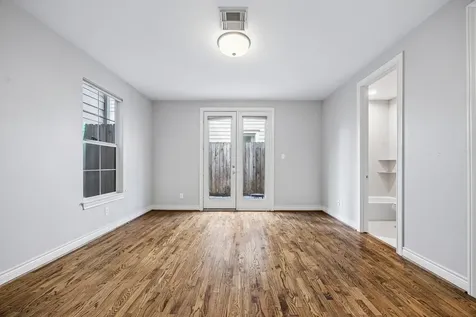 622 Rutland Street D Houston TX 77007