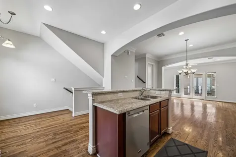 622 Rutland Street D Houston TX 77007