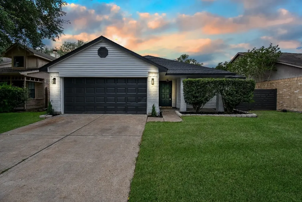 2012 Hickory Glen Drive Missouri City TX 77489