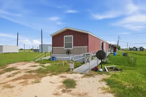 1006 W Toledo Street Seadrift TX 77983