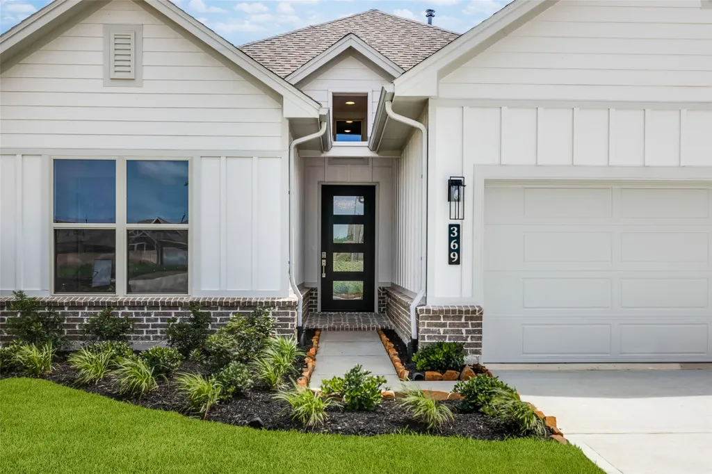 369 Covey Lane Sealy TX 77474