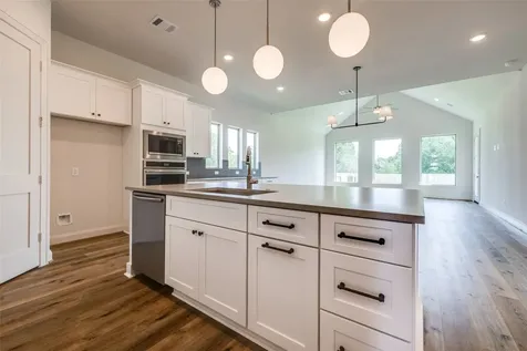 369 Covey Lane Sealy TX 77474