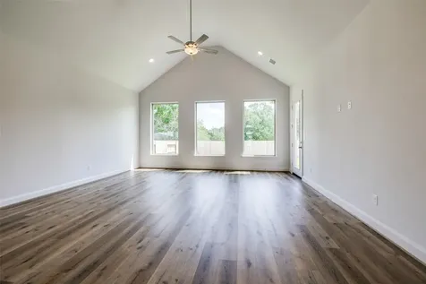 369 Covey Lane Sealy TX 77474