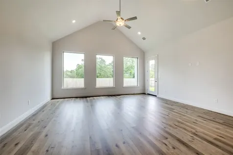 369 Covey Lane Sealy TX 77474