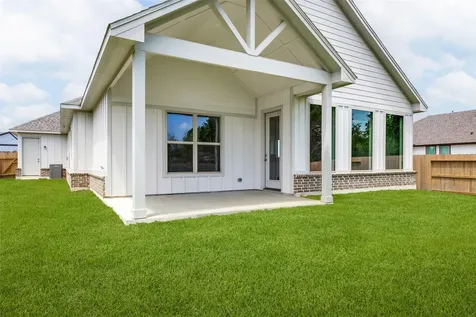 369 Covey Lane Sealy TX 77474