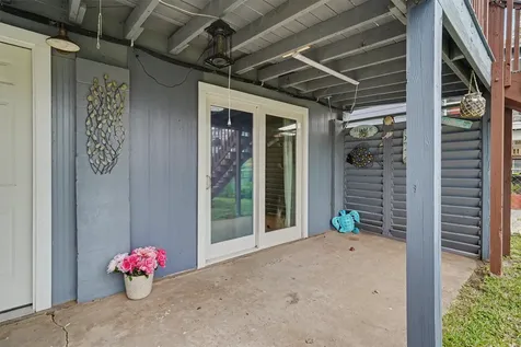 370 Ling Street Bayou Vista TX 77563