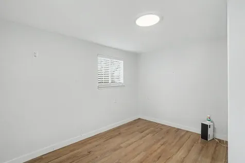 370 Ling Street Bayou Vista TX 77563