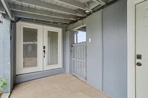 370 Ling Street Bayou Vista TX 77563