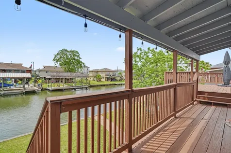 370 Ling Street Bayou Vista TX 77563
