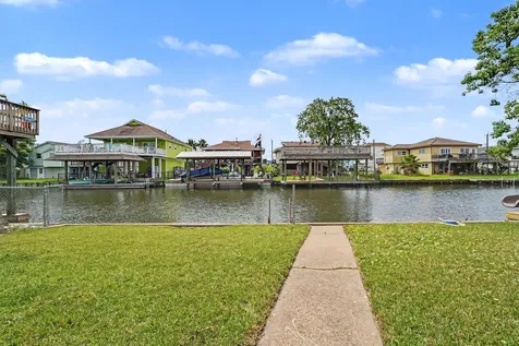 370 Ling Street Bayou Vista TX 77563