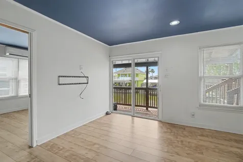 370 Ling Street Bayou Vista TX 77563